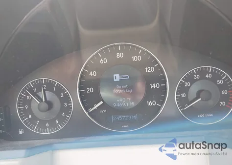 2005 Mercedes-Benz E 500 4Matic z USA, uszkodzony, nr VIN WDBUF83J55X172203